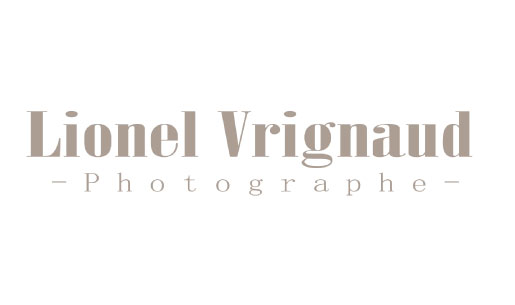 Logo de Lionel Vrignaud photographe de mariage en Vendée